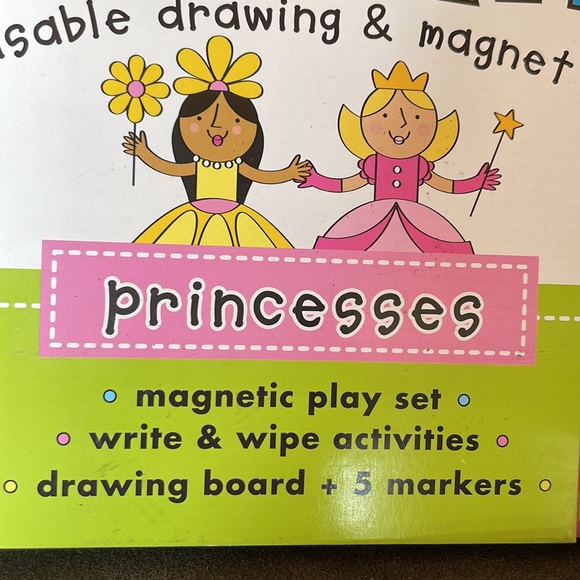 New Green Start Play Draw Create Reusable Drawing & Magnetic Kit - Princesses - Picture 2 of 8